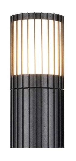 Nástenné svietidlo TRIO s krytím IP54, šírka 8,5 cm