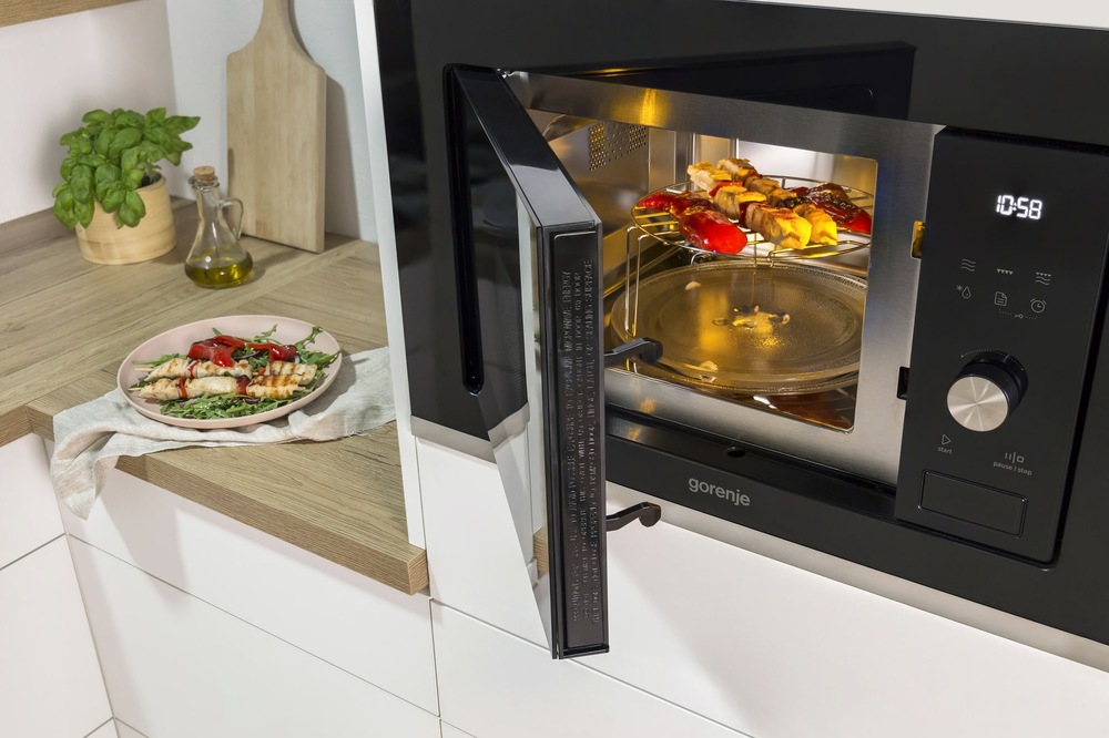 Mikrovlnná rúra Gorenje Advanced BM201AG1BG čierna