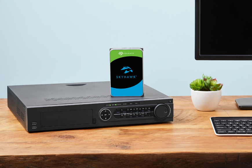 Pevný disk Seagate SkyHawk zvládne pojať vysoký objem dát bez kolísania výkonu