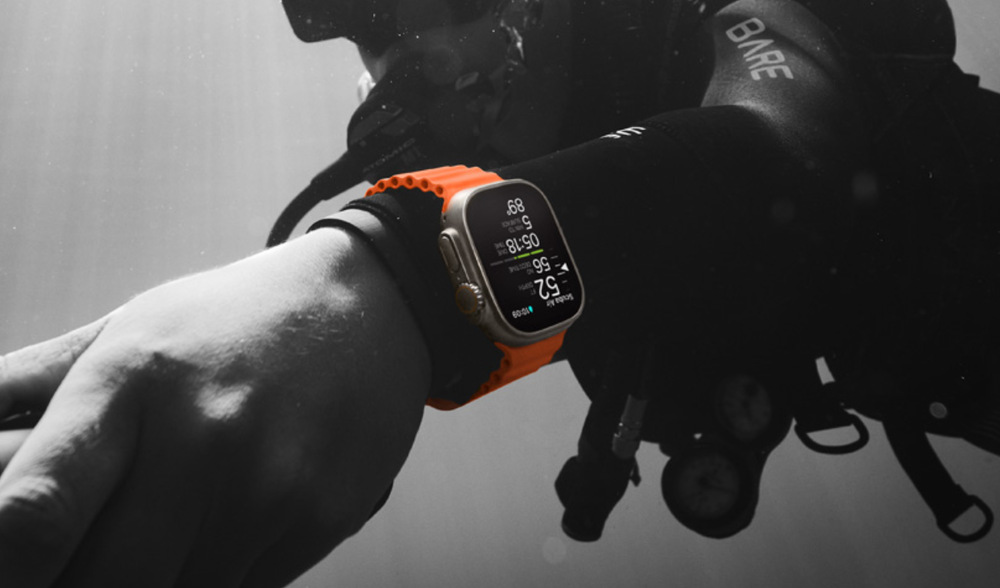 Inteligentné hodinky Apple Watch Ultra 2 GPS + Cellular 49mm čierny titán - čierny trailový ťah - M/L „“