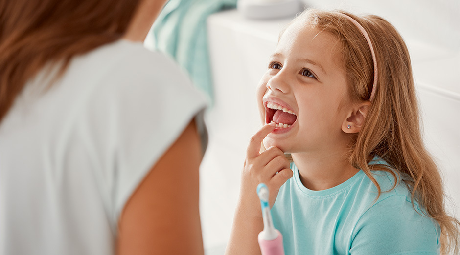 Zubná kefka Philips Sonicare For Kids HX6352/42 ružová Philips HX6352/42 Sonicare For Kids
