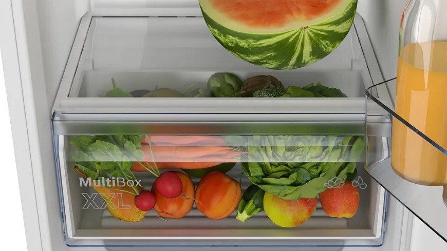 Chladnička Bosch Serie 2 KIR41NSE0 biele Zásuvka MultiBox s uskladneným ovocím a zeleninou v chladničke Bosch