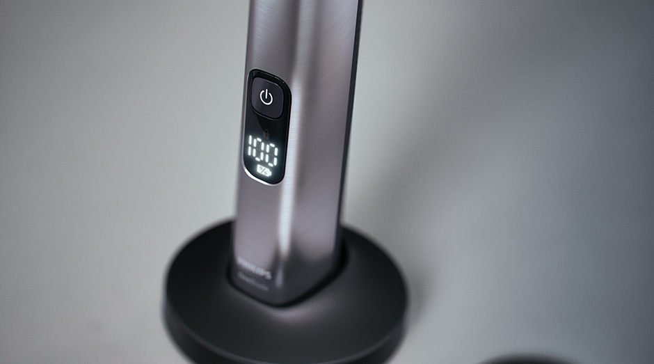 Zastrihávač fúzov Philips OneBlade Pro 360 QP6651/61