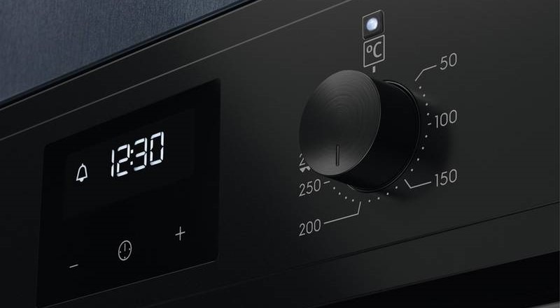 Rúra Electrolux EOC6P77H čierna