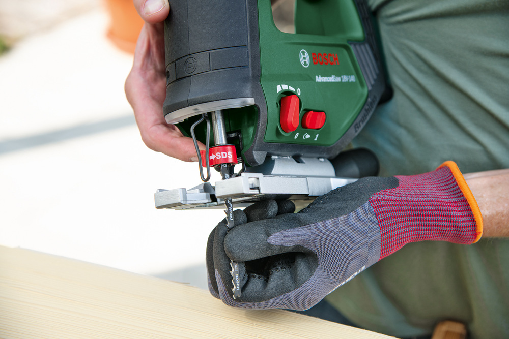 Priamočiara píla Bosch AdvancedSaw 18V-140 (bez batérie)
