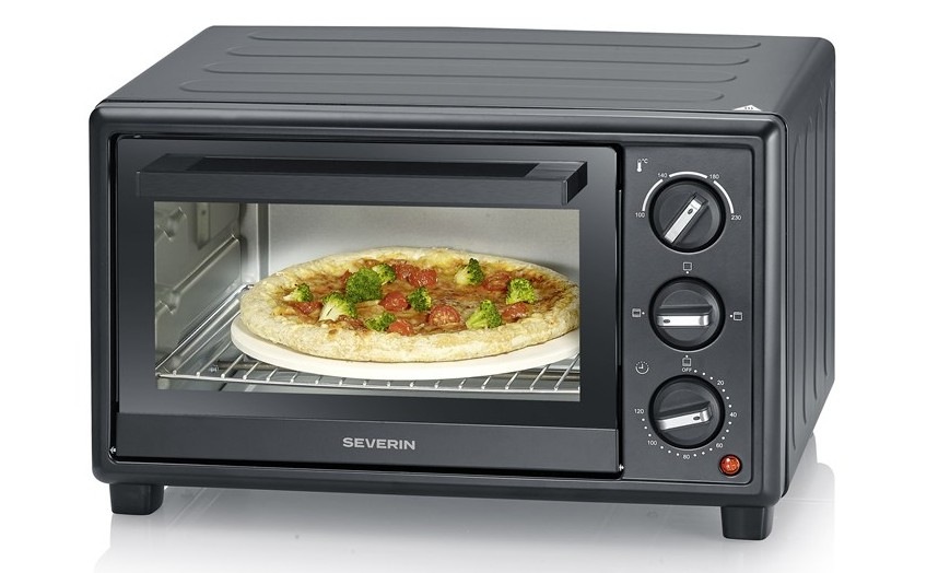 Mini rúra Severin TO 2078 čierna Pizza v mini rúre Severin TO 2078″ width=