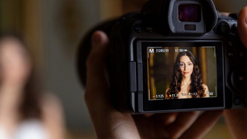 Digitálny fotoaparát Canon EOS R6 čierny Digitálny fotoaparát Canon EOS R6 čierny