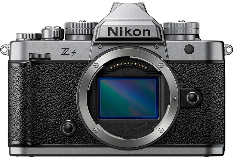 Nikon Z f telo + 24–70 mm f/4 S, strieborná