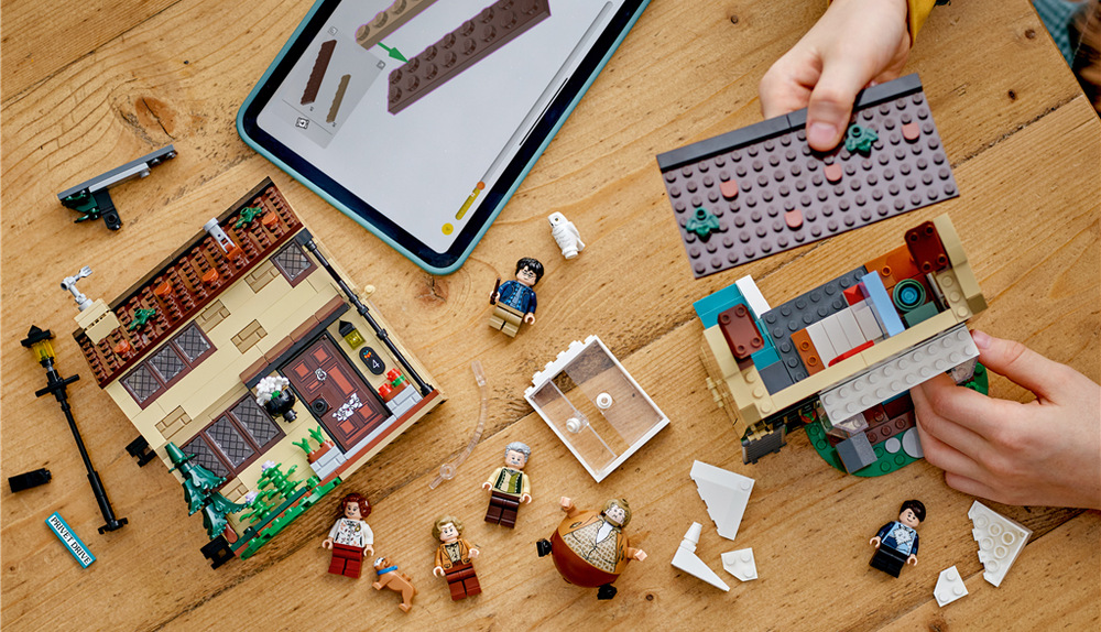 Stavebnica LEGO® Harry Potter™ 76451 Zobí ulice: Návštěva tety Marge Dom v Zobí ulici 4 ponúka ľahký prístup do interiéru, známej miestnosti, zimnú záhradu aj tajné dvere.
