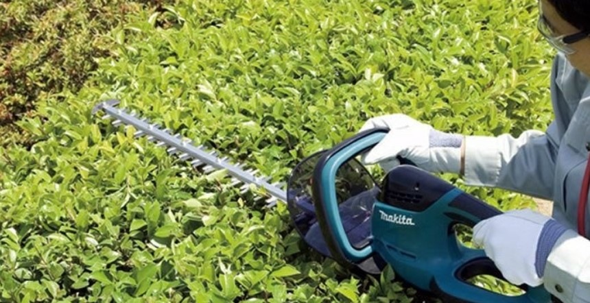Makita 75 cm, 670 W (HT-7510)