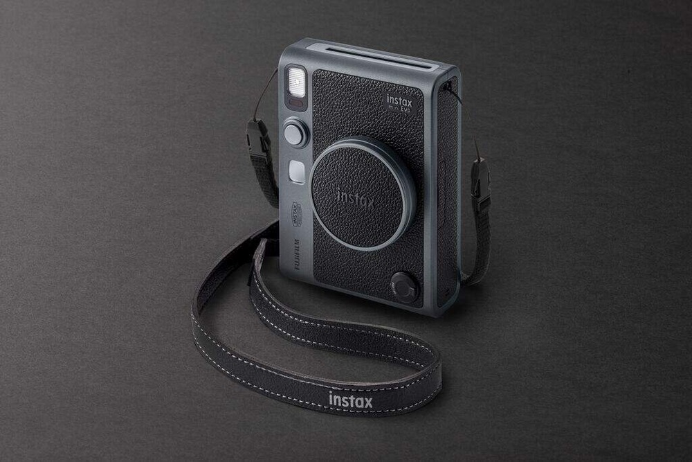 Instantný fotoaparát Fujifilm Instax mini EVO sivý Instantný fotoaparát Fujifilm Instax mini EVO sivý