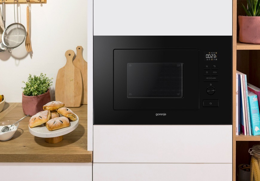 Vstavaná mikrovlnná rúra Gorenje BM201M2BG, čierna, v domácnosti
