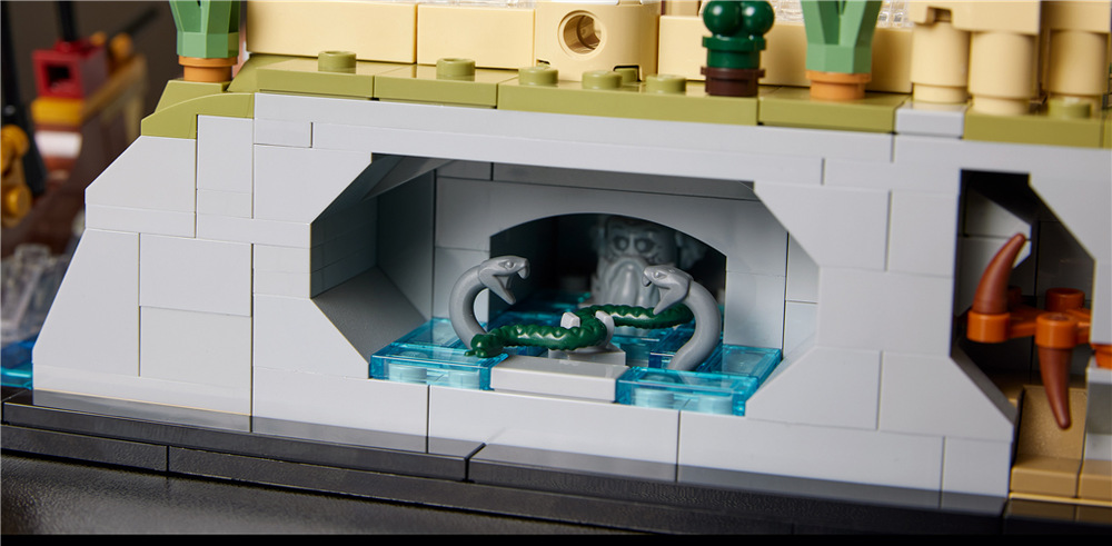 Stavebnica LEGO® Harry Potter™ 76419 Bradavický hrad a okolí Model ukrýva slávne miesta aj filmové odkazy, ktoré potešia každého fanúšika Harryho Pottera.