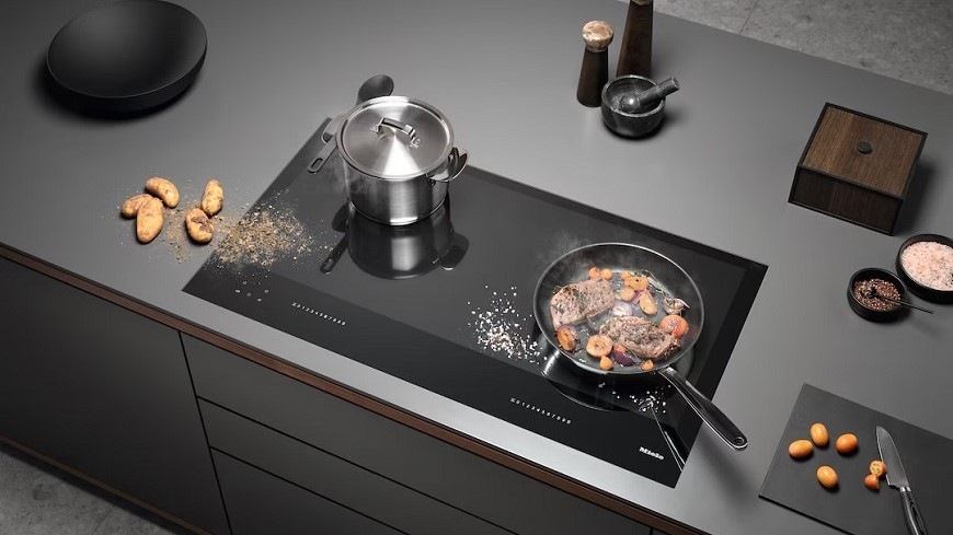 Indukčná varná doska Miele KM 7897-1 FL čierna Indukčná varná doska Miele KM 7897-1 FL čierna