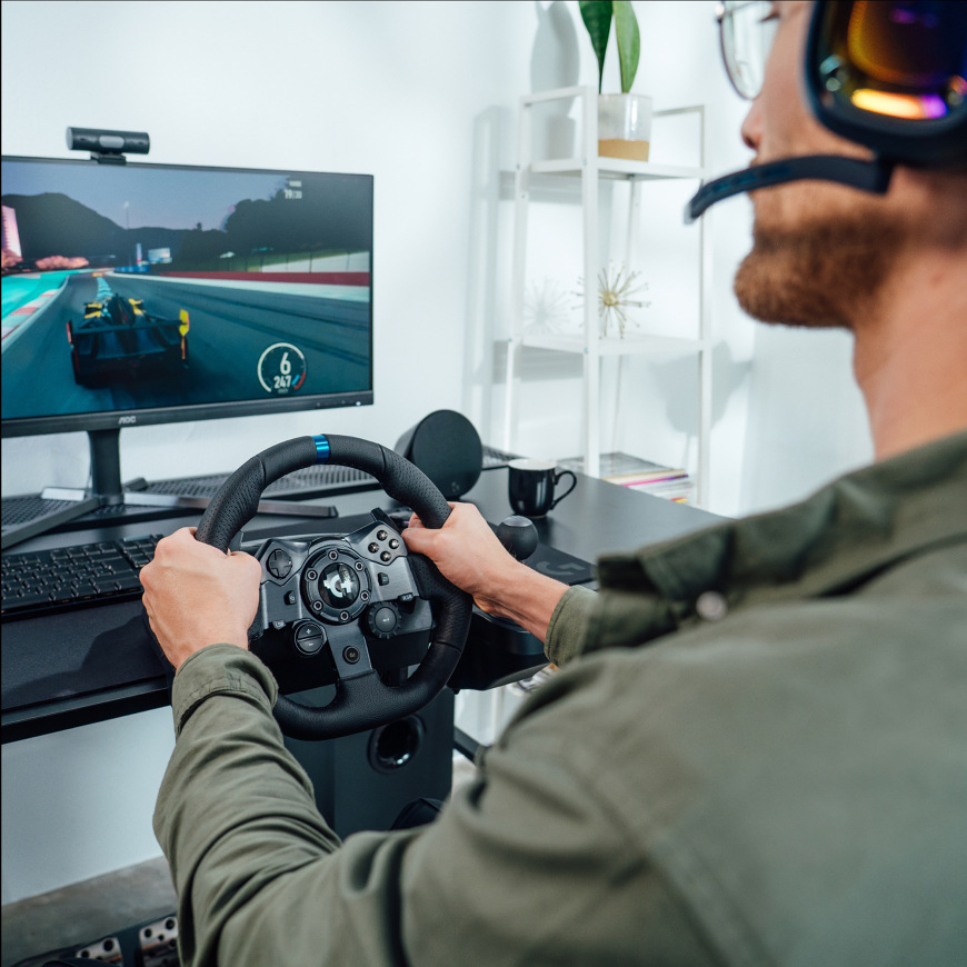 Volant Logitech G923 Racing Wheel and Pedals - PC only čierny Domáca závodná zostava s volantom Logitech G923 Racing Wheel and Pedals a monitorom