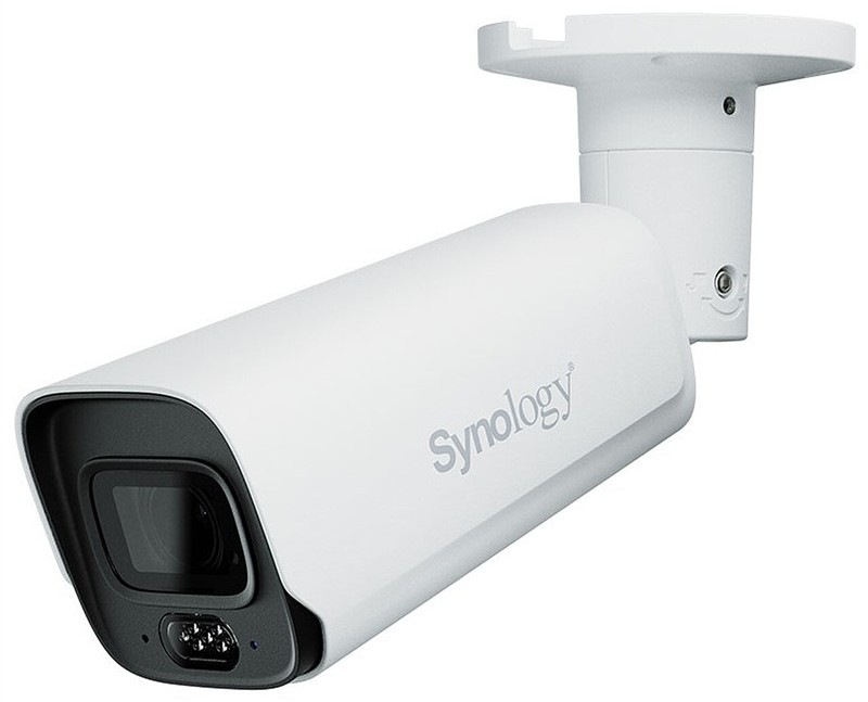 IP kamera Synology BC800Z biela IP kamera Synology BC800Z podporuje sledovanie živého obrazu z telefónu či počítača vďaka smart IP systému