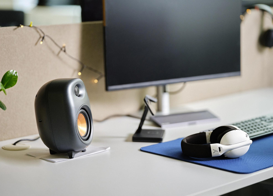 Headset YENKEE APEX WL čierny/azúrová farba YENKEE APEX WL, čierna/azúrová