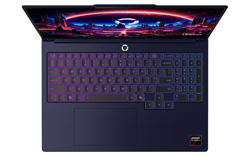 Pohľad zhora na klávesnici herného notebooku Lenovo Legion 7 16AGP11