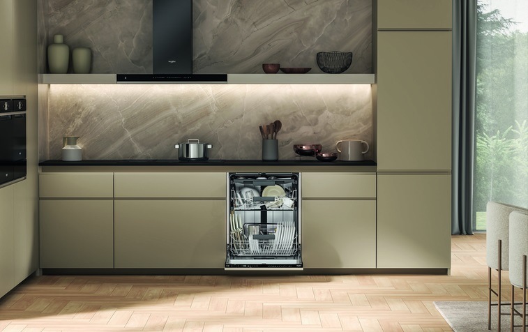 Umývačka riadu Whirlpool WH7IPC15BM60 MaxiSpace. Umývačka riadu 60 Whirlpool WH7IPC15BM60, vstavaná