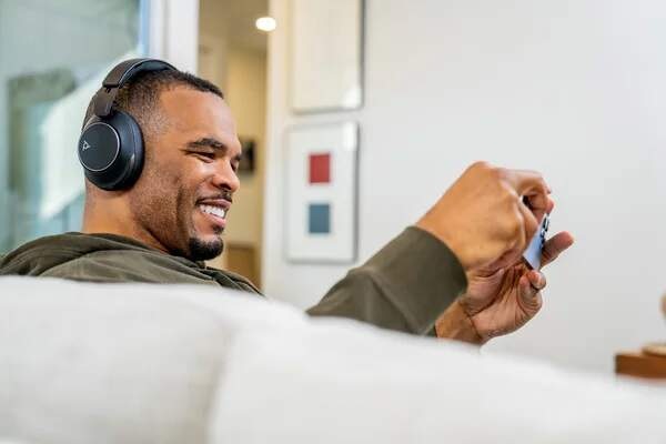 Headset HP Poly Voyager Surround 80 UC USB-C Microsoft Teams + USB-C/A čierny Headset HP Poly Voyager Surround 80 UC USB-C Microsoft Teams + USB-C/A čierny