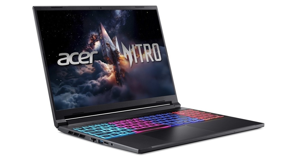 Notebook Acer Nitro V 16S (ANV16S-71-9375) čierny Otvorený a zapnutý notebook Acer Nitro V 16S (ANV16S-71-9375) otočený doprava