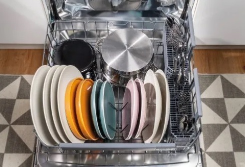 Umývačka riadu Gorenje Essential GS620C10S TotalDry strieborná