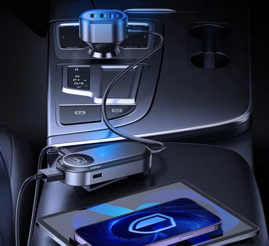 Adaptér do auta 3mk Double Car Charger 135W čierny Adaptér do auta 3mk Double Car Charger inštalovaný v interiéri auta