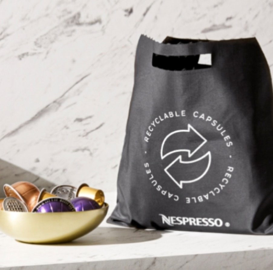 Kapsulový kávovar Krups Nespresso Essenza mini XN110AF0 krémový Kapsulový kávovar Krups Nespresso Essenza mini XN110AF0 krémový