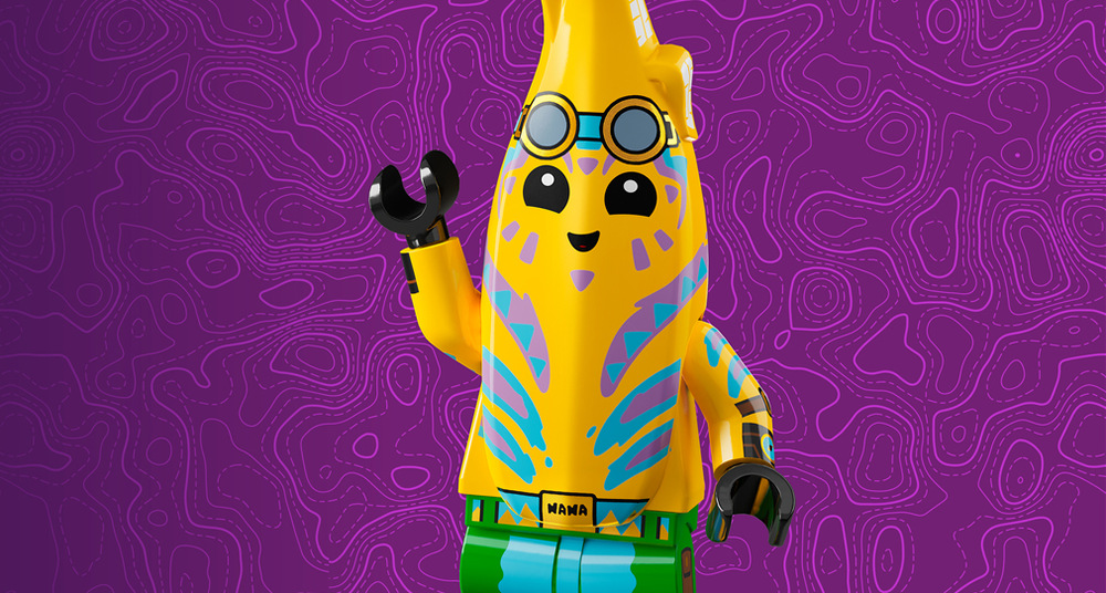 Klombo dopĺňajú dve minifigúrky, ktoré možno posadiť na jeho chrbát, a ker Klomberry s odnímateľnými plodmi.