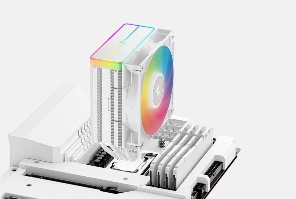 Chladič CPU DeepCool AG400 ARGB V2 White biely Biela základná doska počítača s RGB chladičom CPU. Chladič sa vyznačuje žiarivým dúhovým osvetlením a bielym ventilátorom, čo vytvára elegantný a moderný vzhľad.