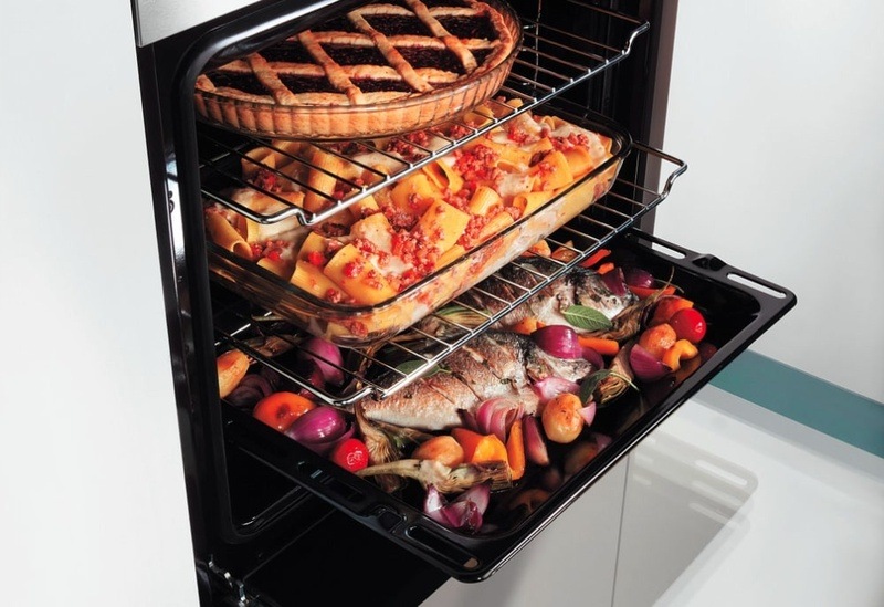 Rúra Whirlpool New Actual OMR55CU1B čierna Teplovzdušná vstavaná rúra Whirlpool OMR55CU1B, čierna, viacúrovňová príprava Cook3