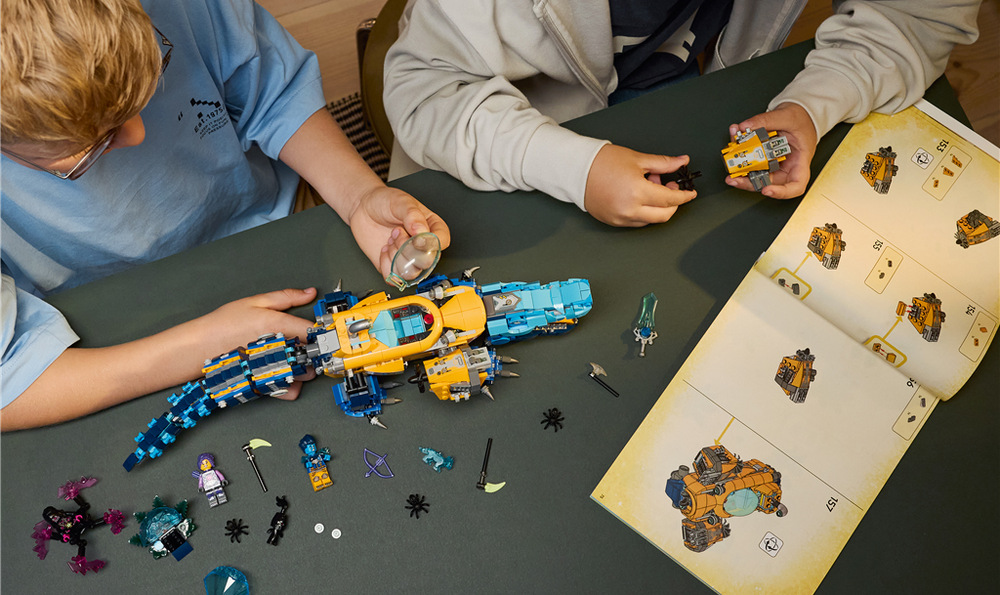 Stavebnica LEGO® DREAMZzz™ 71512 Krokodília ponorka Krokodíliu ponorku možno prestavať na orla, takže deti ľahko zmenia podobu aj priebeh výpravy.