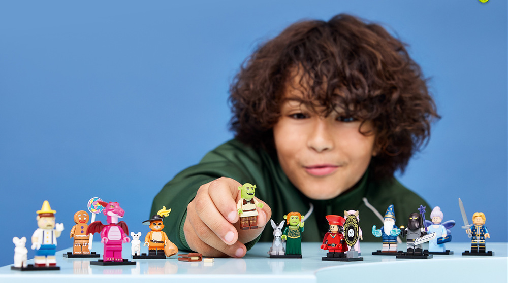Stavebnica LEGO® Minifigúrky 71053 Séria Shrek Každá krabička ukrýva náhodnú figúrku zo Shreka, takže obsah zostáva prekvapením až do rozbalenia.