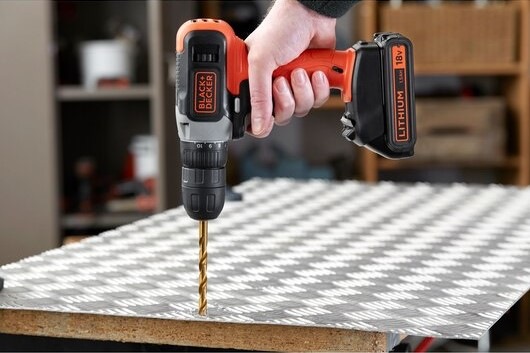 Vŕtací skrutkovač Black-Decker BCD001C1-QW (s batériou) Vŕtací skrutkovač Black-Decker BCD001C1-QW (s batériou)