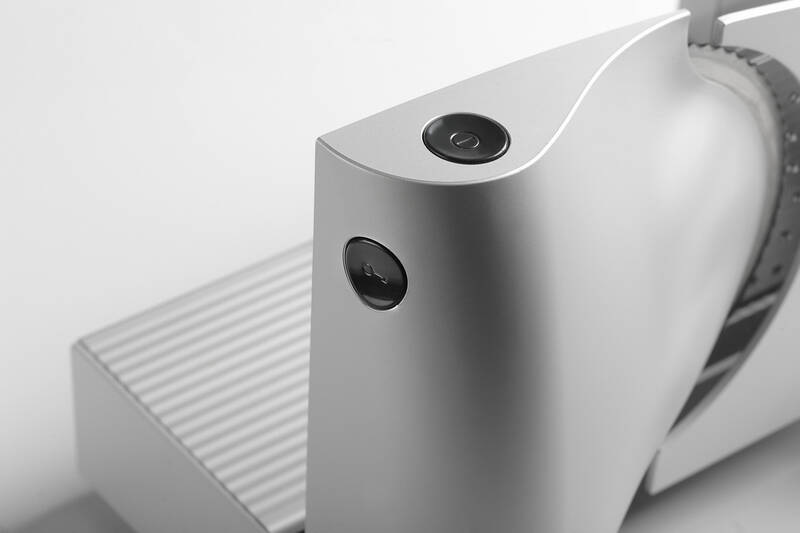Krájač Gorenje R607A sivý