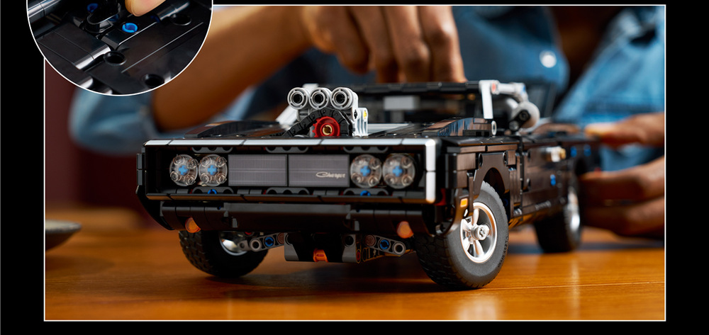 Legendárny Dodge Charger R/T zo série Rýchlo a zbesilo ponúka dospelým fanúšikom prepracovaný staviteľský projekt z kociek LEGO Technic zakončený pôsobivým výstavným modelom