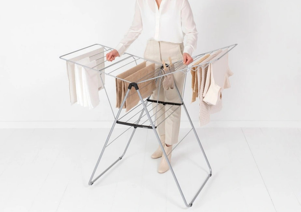 Sušiak na bielizeň Brabantia HangOn, 20 m, Metallic Grey strieborný Sušiak na bielizeň Brabantia HangOn, 20 m, Metallic Grey strieborný
