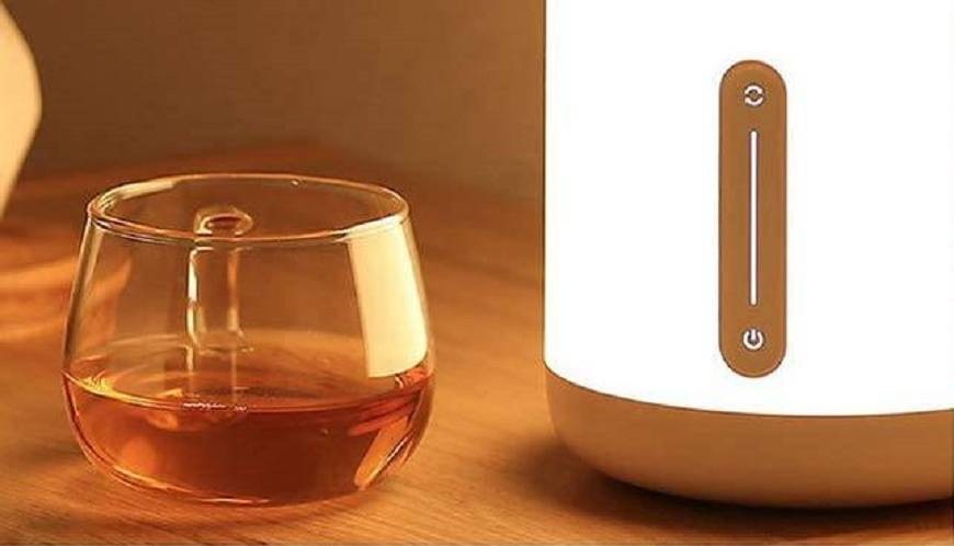 Stolná lampa Xiaomi Mi Bedside Lamp 2 EU biela Stolná LED lampička Xiaomi Mi Bedside Lamp 2 EU - biela