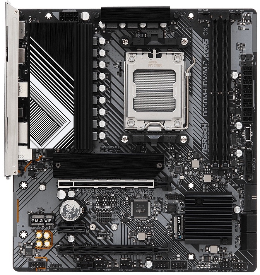 Základná doska ASRock B650M-HDV/M.2 Zhora vidíte micro ATX dosku s blokom zadných portov vľavo hore. Uprostred je pätica procesora AM5, po pravom okraji sú 2 sloty pre DDR5 a 24pin napájania. Dole sú dlhé PCIe sloty pre grafiku, medzi nimi a päticou bývajú M.2 pozície pre SSD a pri spodnej pravej časti konektory SATA.