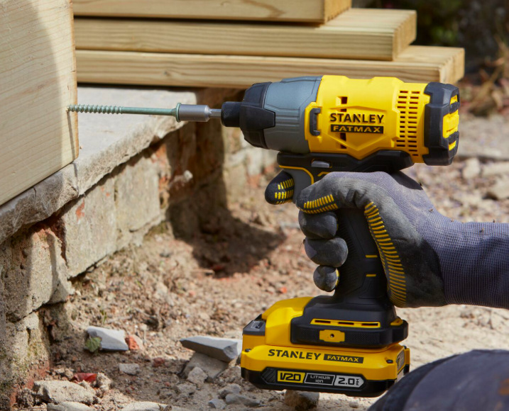 Súprava aku náradia Stanley FatMax SFMCK465D2S-QW (s batériou)