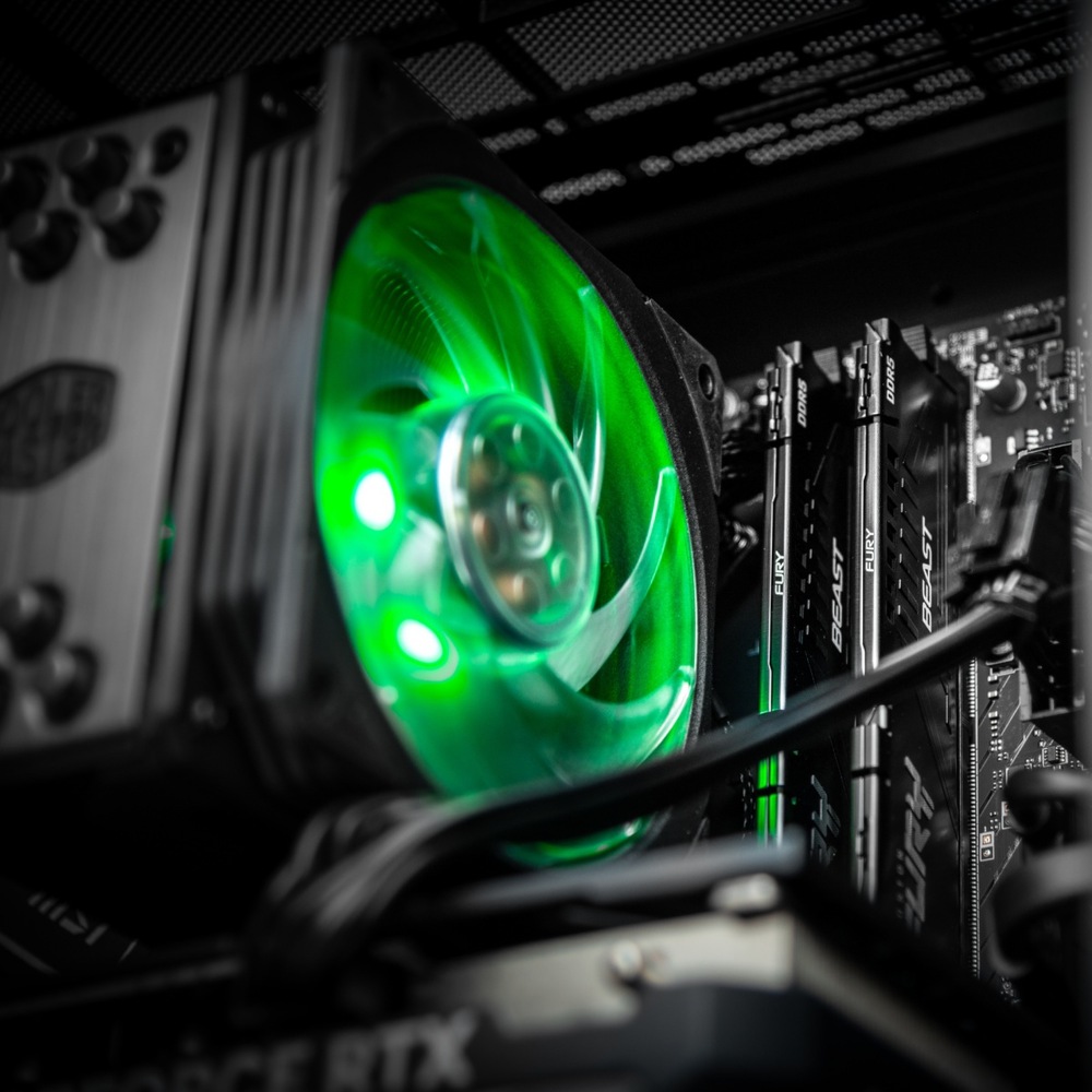 Herný počítač Lynx Challenger PRO + Norton 360 STANDARD 10 GB + VPN 1 užívateľ/1 zariadenie na 1 rok čierny