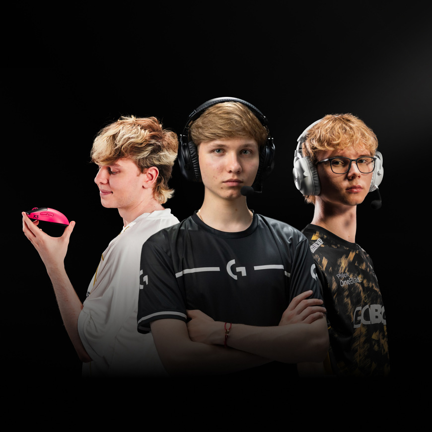Myš Logitech G PRO X3 SUPERSTRIKE čierna Traja e-šport hráči s perifériami Logitech, pričom jeden drží myš Logitech G PRO X3 Superstrike
