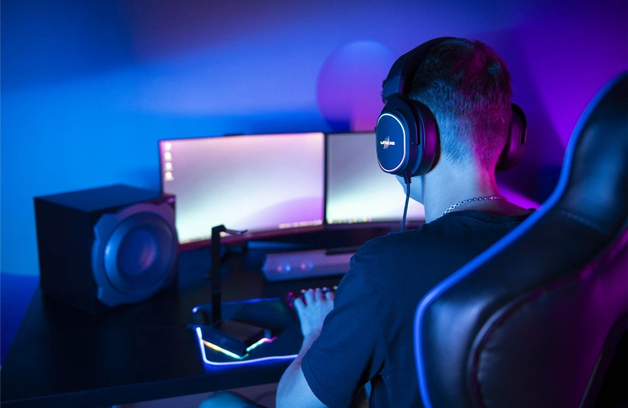 Headset Hama uRage SoundZ 800 7.1 V2 čierny Na kábli headsetu Hama uRage SoundZ 800 7.1 V2 sa nachádza ovládanie hlasitosti a mikrofónu