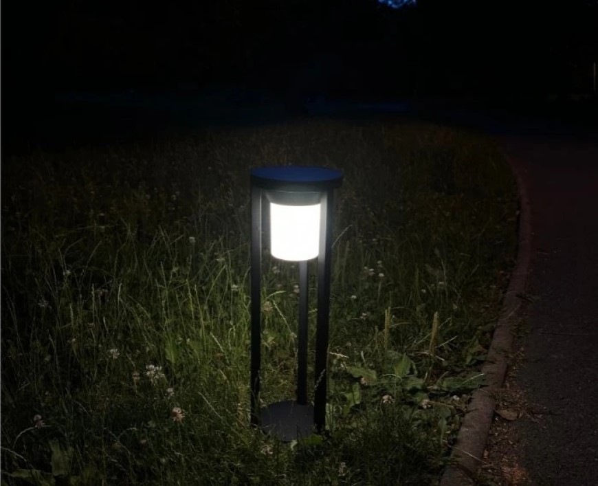 Vonkajšie svietidlo Tesla Lightning TS401, 50cm, 300 lúmenov, 3000K, PIR, solárne - čierne