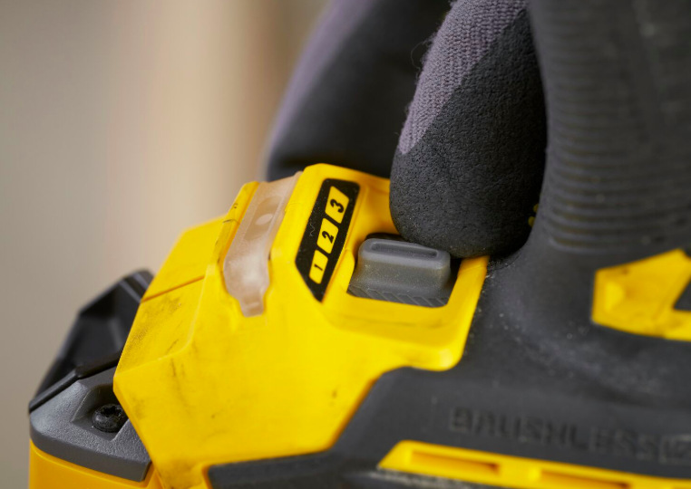 Uťahovák rázový Stanley FatMax SFMCF830D2K-QW (s batériou)