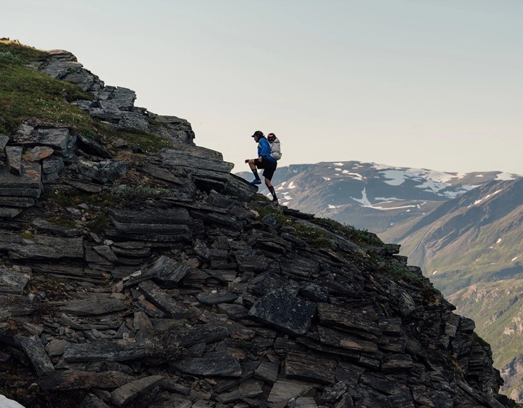 Inteligentné hodinky Suunto Vertical 2 sivé