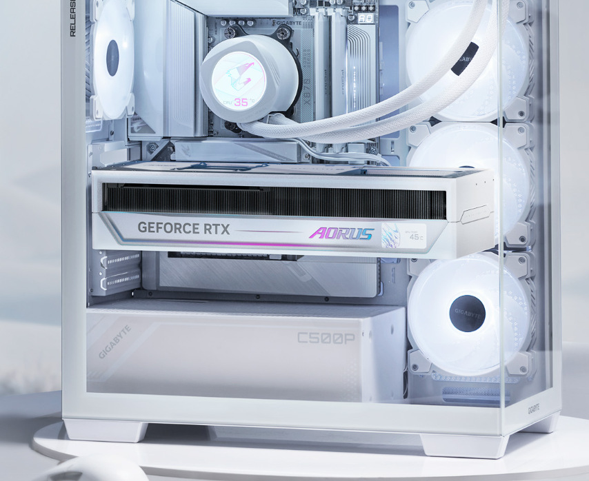 GIGABYTE X870 AORUS STEALTH ICE zaujme obľúbeným prevedením so skrytými konektormi