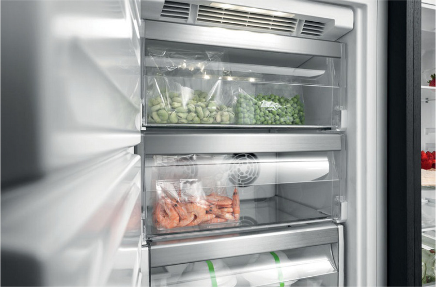 Mraznička Whirlpool WHSD18F083C1 P, šuplíková vstavaná, funkcia Fast Freeze, otvorená mraznička, hrášok, krevety, ventilácia