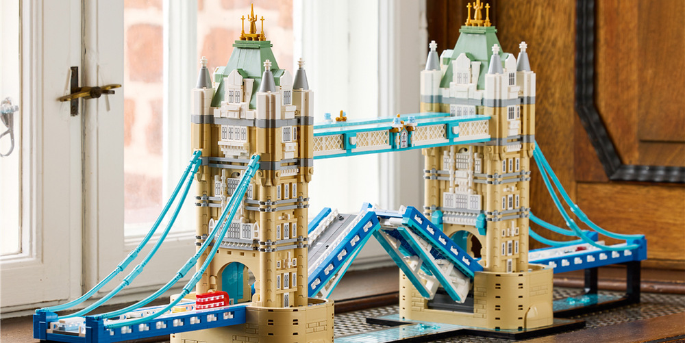 Tower Bridge poslúži ako výrazná dekorácia, ktorá pripomenie Londýn, cestovanie, históriu aj osobné spomienky.