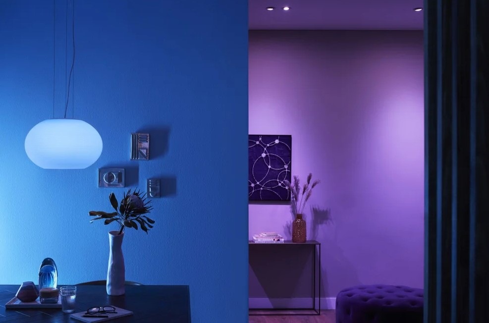Závesné svietidlo Philips Hue Flourish White and Color Ambiance Závesné svietidlo Philips Hue Flourish White and Color Ambiance
